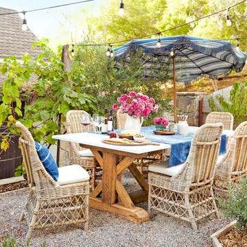outdoor dining room